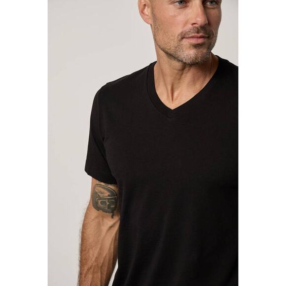 Velvet by Graham & Spencer Mens Marshall V Neck Tee Shirt in Black XXL - Picture 4 of 5